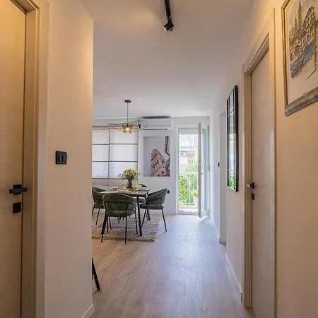 Aurum Hills Apartamento *