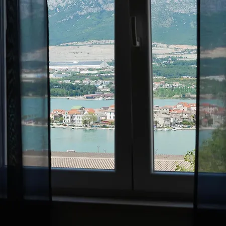 Aurum Hills